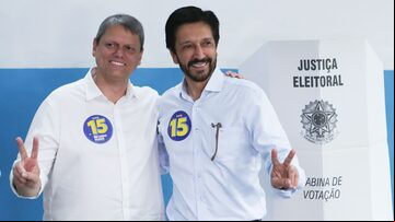 WS 27/10/2024 - POLÍTICA - RICARDO NUNES - ELEIÇÕES 2024/SP/RICARDO NUNES - POLÍTICA - O prefeito de São Paulo e candidato à reeleição, Ricardo Nunes (MDB), vota na Escola Estadual Dom Duarte Leopoldo e Silva, no bairro do Socorro, na zona sul da capital paulista, na manhã deste domingo, 27 de outubro, segundo turno das eleições municipais de 2024. Nunes esteve acompanhado da família, do governador Tarcísio de Freitas (Republicanos) e do vice em sua chapa, Mello Araújo (PL).. FOTO: Werther Santana/Estadão .FOTO:Werther Santana/Estadão. Foto: Werther Santana/Estadão