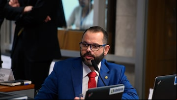 Comissão de Agricultura e Reforma Agrária (CRA) realiza reunião com 6 itens. Entre eles, o PL 5.516/2020, que dispõe sobre a identificação de produtos alimentícios artesanais de origem vegetal, e dá outras providências. Em pronunciamento, à bancada, senador Jorge Seif (PL-SC). Foto: Marcos Oliveira/Agência Senado